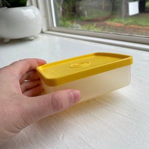 Vintage Tupperware Snack Container 1516-7 Clear w/Yellow Lid 1517-8